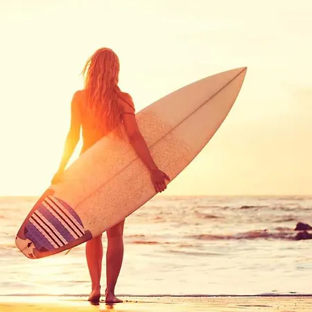 Campeggio Surf House Playa *