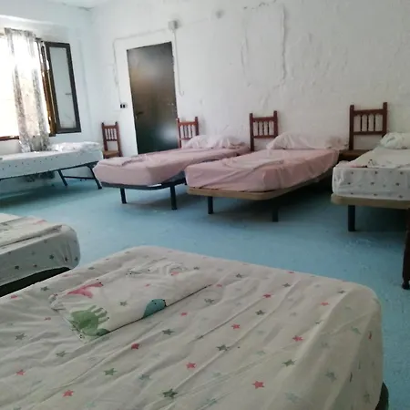 Surf House Playa אתר קמפינג קוניל דה לה פרונטרה