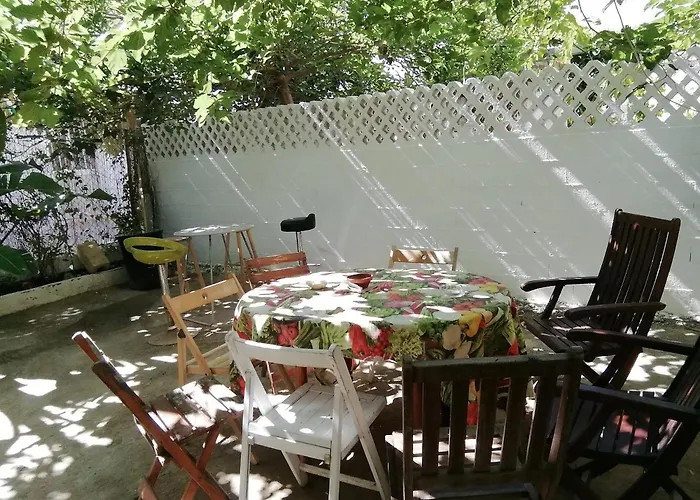 Кемпинг Surf House Playa *